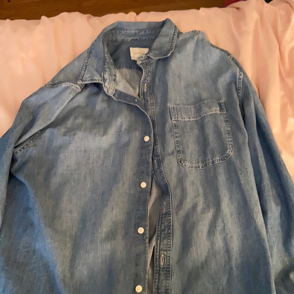 American eagle button up